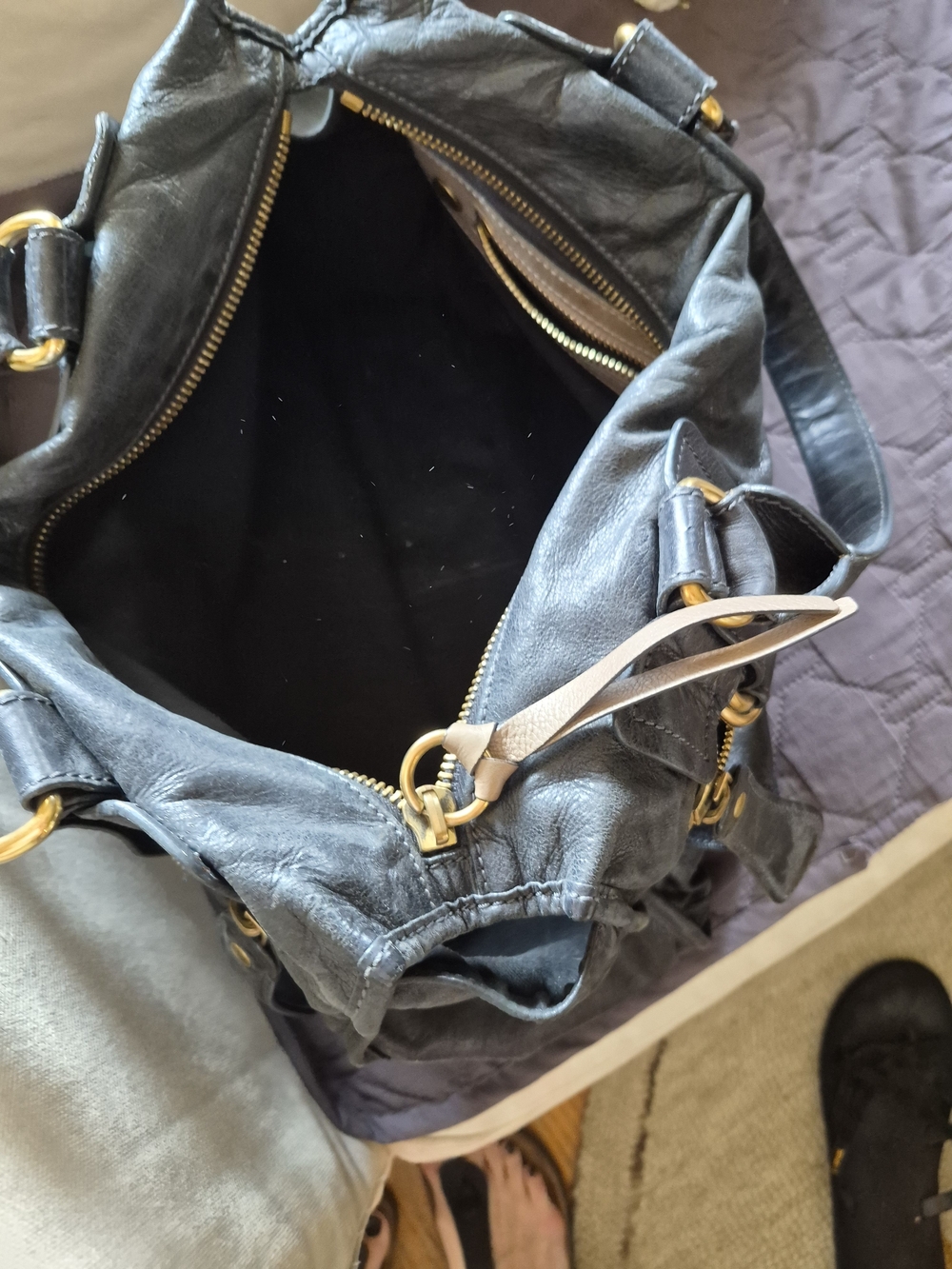 Black Chloe Bay Leather Satchel with Gold Hardware - Picture 4 of 11